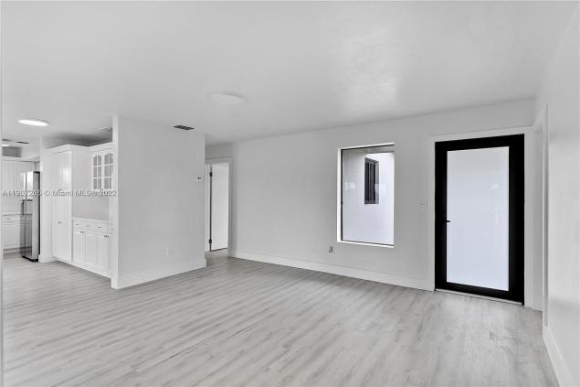 propertyPhotos/23712866_1669657388-0.jpg